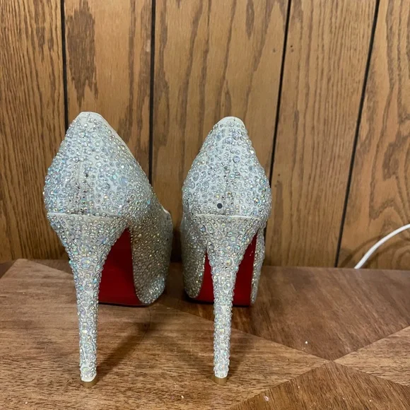 Christian Louboutin Embellished Daffodil Pumps Made in Italy-Size 39 ... - Picture 5 of 15